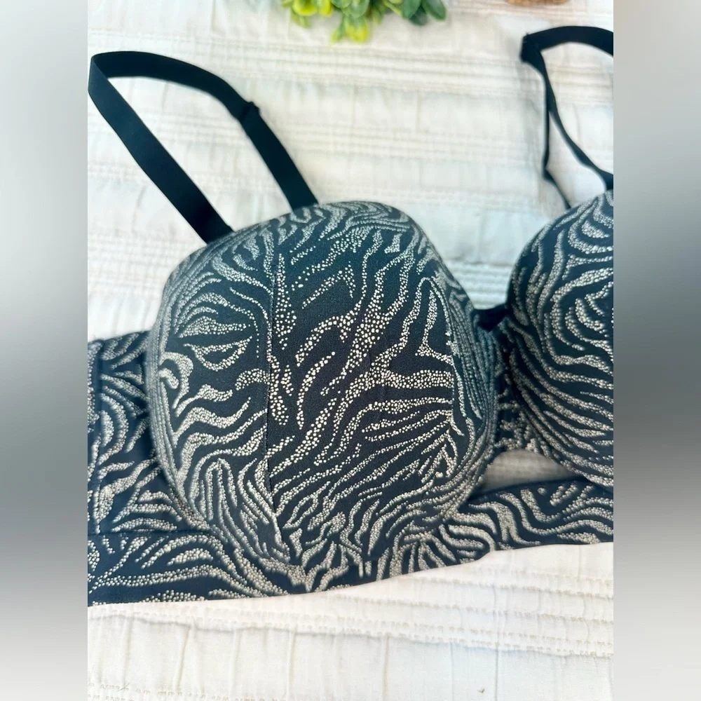Cacique Comfort Bliss Multi-Way Strapless Bra in Animal Sand Dollar Size 44C